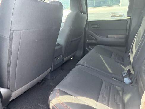 Used 2026 Nissan Frontier PRO-4X AWD/4WD image 12