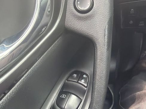 Used 2020 Nissan Rogue S AWD/4WD image 12