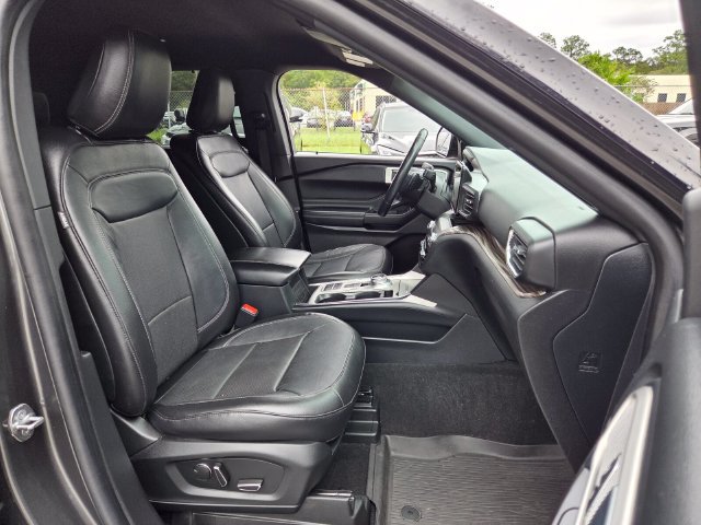 Used 2020 Ford Explorer Limited w/ Class III Trailer Tow Package RWD image 24