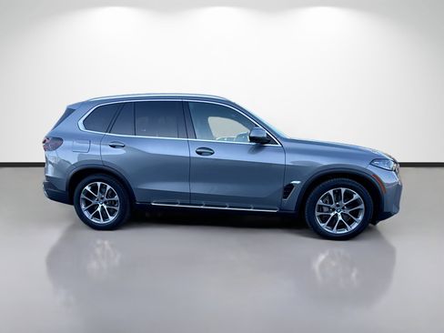 Used 2025 BMW X5 xDrive50e w/ Climate Comfort Package AWD/4WD image 2