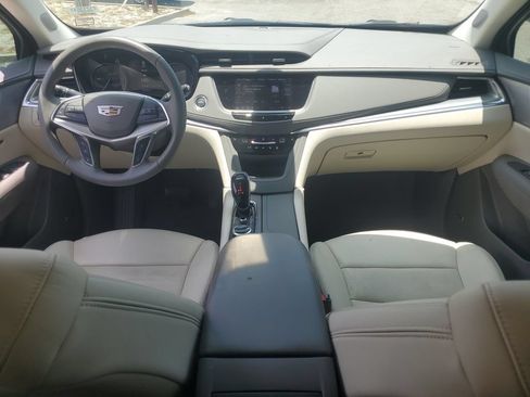 Used 2021 Cadillac XT5 Premium Luxury FWD image 17