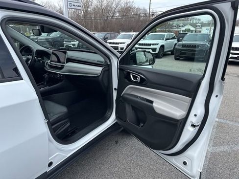 Certified 2022 Jeep Compass Limited AWD/4WD image 12
