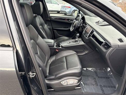 Used 2017 Porsche Macan image 9