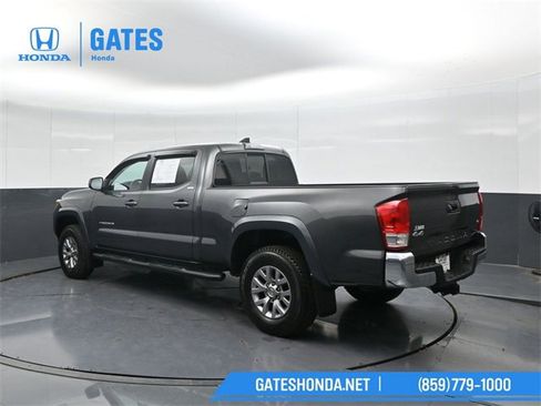Used 2017 Toyota Tacoma SR5 image 8