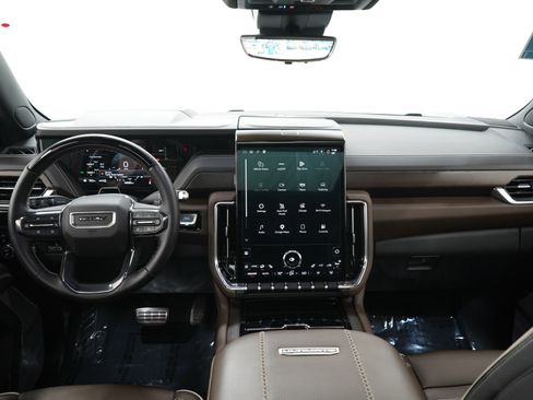 Used 2025 GMC Yukon Denali Ultimate AWD/4WD image 18