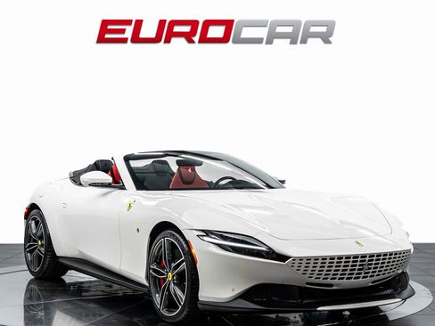 Used 2025 Ferrari Roma Spider RWD image 9