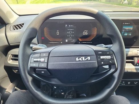 Certified 2025 Kia K4 FWD image 21