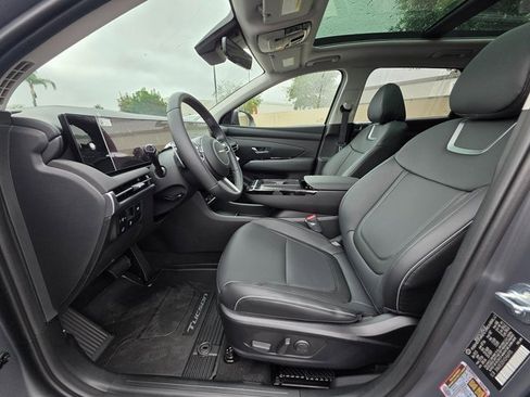 New 2025 Hyundai Tucson Limited image 17