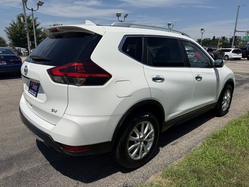 Used 2018 Nissan Rogue SV FWD image 5