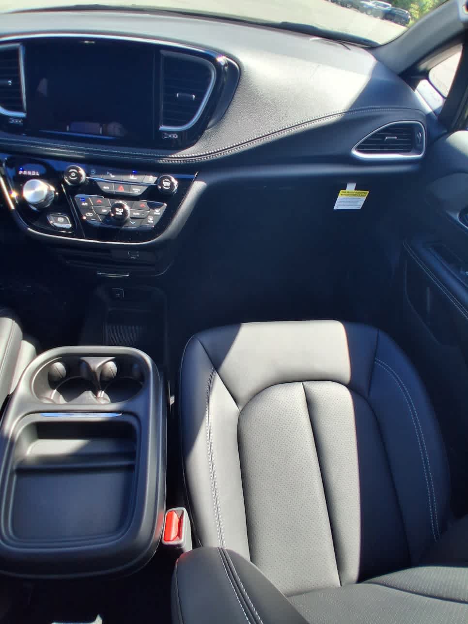 New 2027 Chrysler Pacifica Select AWD/4WD image 22