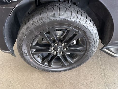 Used 2022 Ford Expedition XLT RWD image 11