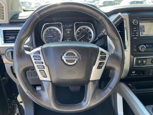 Used 2017 Nissan Titan SL image 18