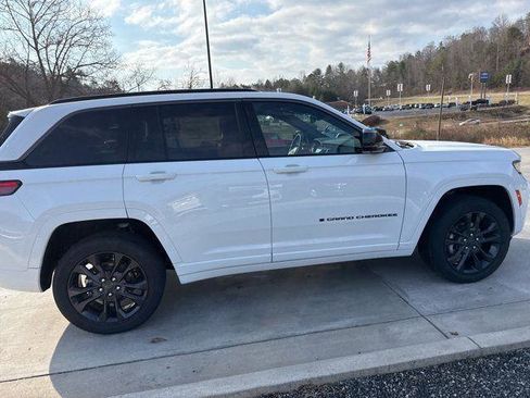 New 2026 Jeep Grand Cherokee Limited Reserve image 4