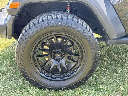 Used 2020 Jeep Gladiator Sport w/ Quick Order Package 24S AWD/4WD image 10