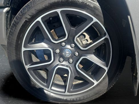 Used 2019 RAM 1500 Laramie AWD/4WD image 34