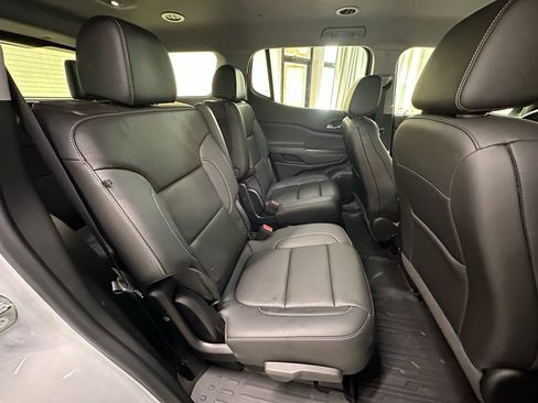 Used 2023 GMC Acadia SLT w/ Preferred Package FWD image 20
