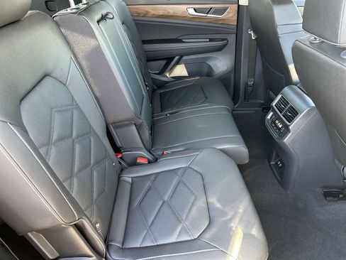 New 2026 Volkswagen Atlas SE FWD image 9