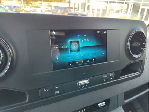 Used 2024 Mercedes-Benz Sprinter 2500 image 25