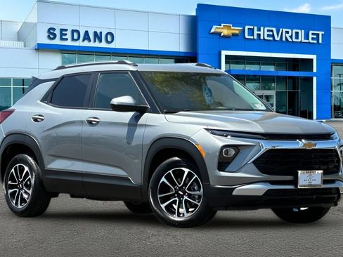 New 2026 Chevrolet TrailBlazer LT w/ Driver Confidence Package FWD image 2