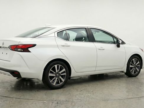 Used 2025 Nissan Versa SV FWD image 9