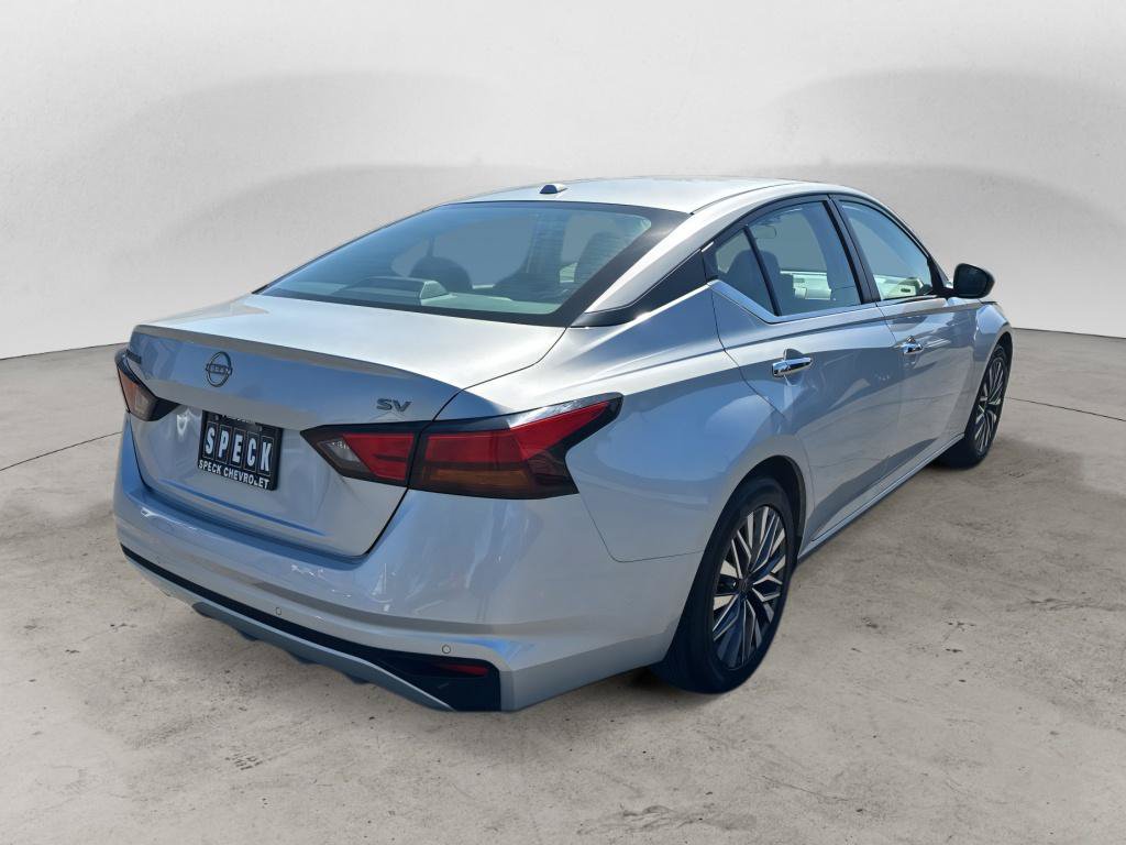 Used 2024 Nissan Altima 2.5 SV FWD image 5