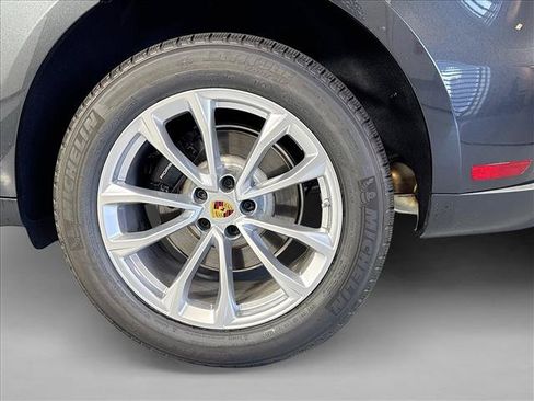 Certified 2026 Porsche Macan AWD/4WD image 25