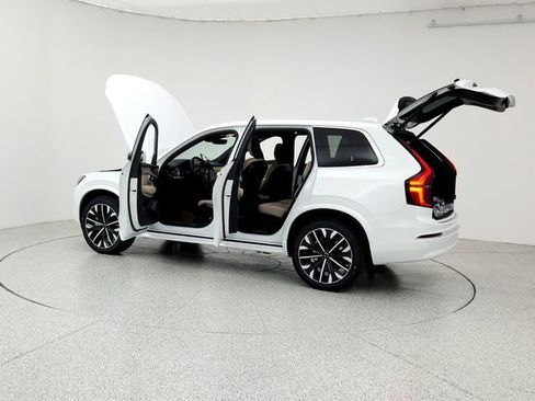 New 2026 Volvo XC90 B6 Plus w/ Protection Package Premier image 12