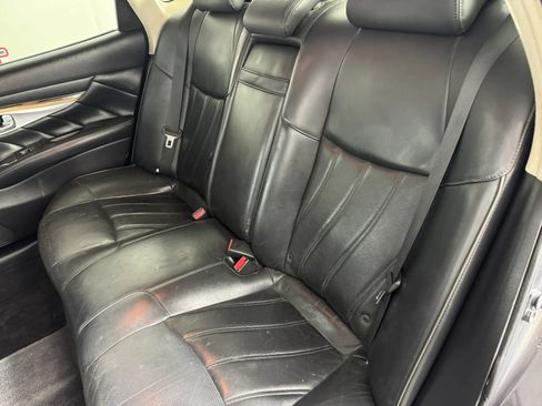 Used 2015 INFINITI Q70 L 3.7 w/ Deluxe Touring Package AWD/4WD image 36