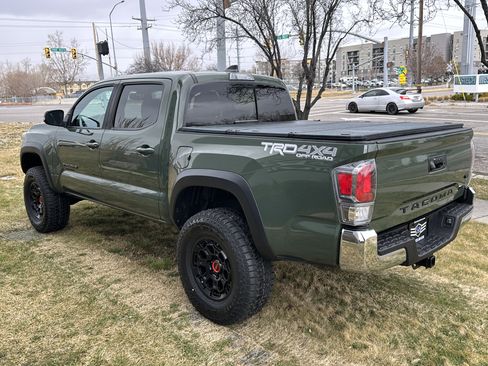 Used 2021 Toyota Tacoma TRD Off-Road image 9