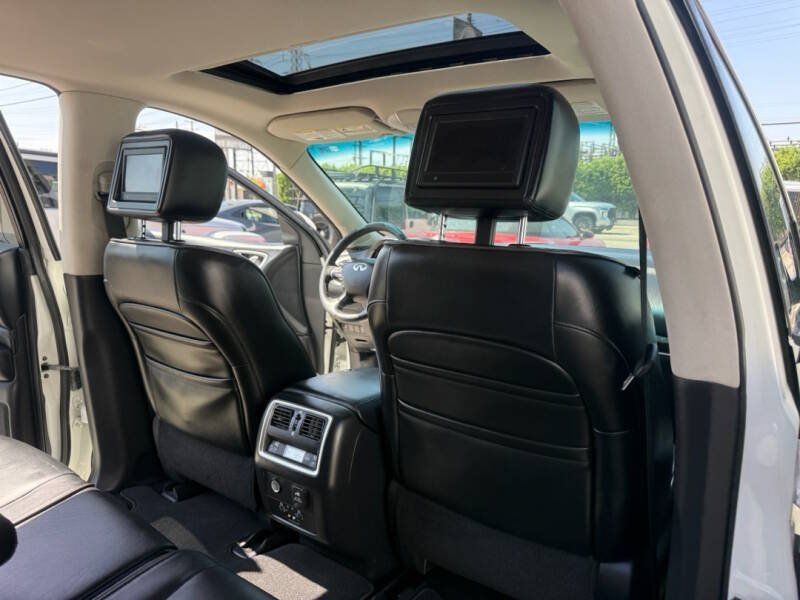 Used 2013 INFINITI JX35 AWD w/ Premium Pkg image 18