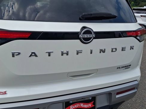 Used 2024 Nissan Pathfinder Platinum w/ Cargo Package AWD/4WD image 30