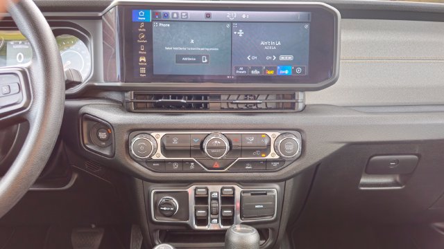 Used 2026 Jeep Gladiator Sport AWD/4WD image 17