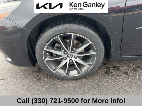 Used 2015 Toyota Camry XSE w/ Advanced Technology Package image 16