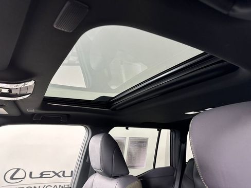 Used 2024 Lexus GX 550 AWD/4WD image 4