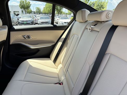 Certified 2025 BMW 330i Sedan RWD image 33