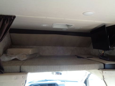 Used 2018 Ford E-450 and Econoline 450 Super Duty w/ Motorhome Prep Package image 10