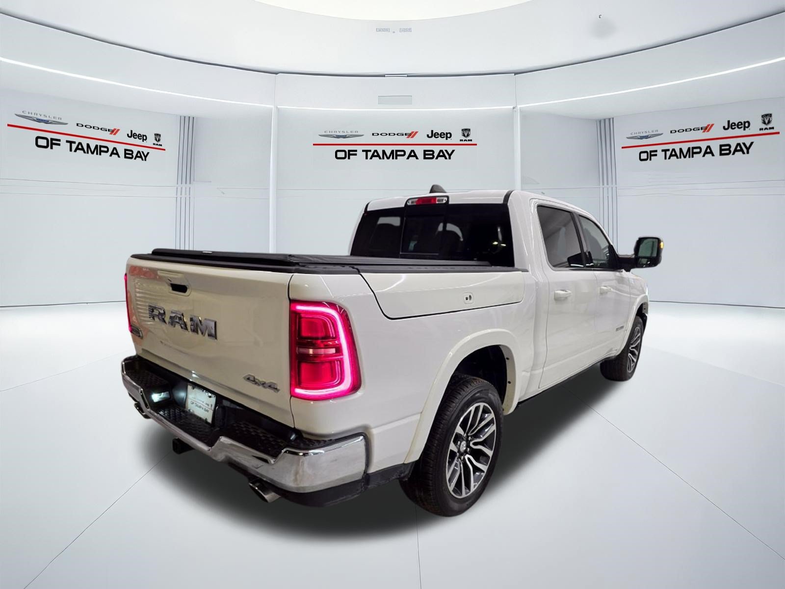 Used 2025 RAM 1500 Limited w/ Trailer Tow Group AWD/4WD image 7