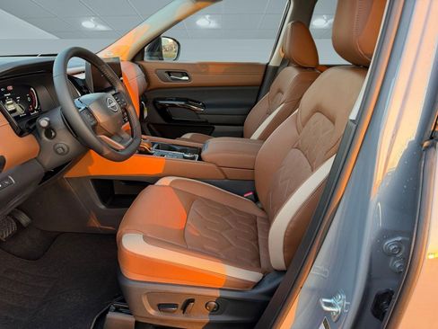 New 2026 Nissan Pathfinder Platinum AWD/4WD image 5