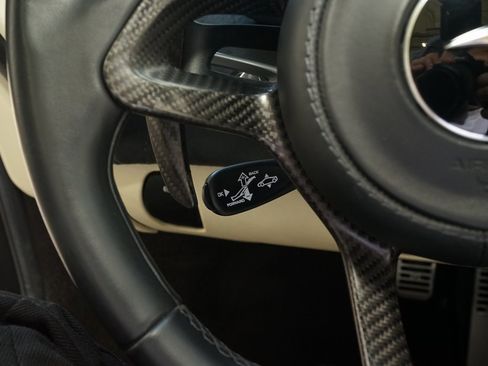 Used 2019 McLaren 570S Spider image 24