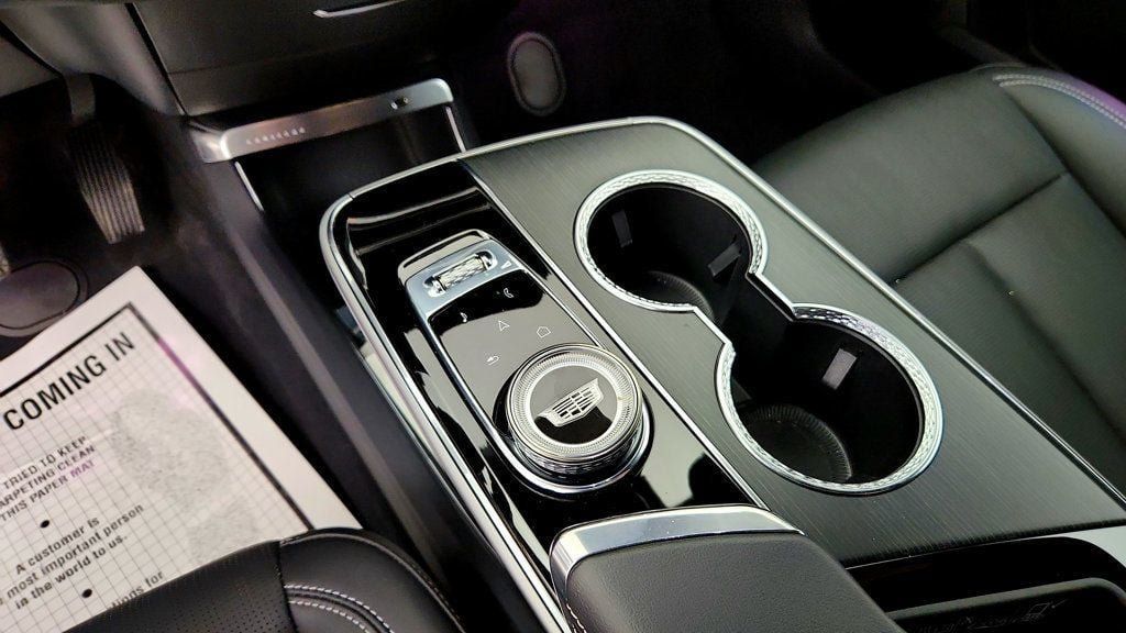 Used 2025 Cadillac Lyriq Luxury w/ LPO, Floor Liner Package AWD/4WD image 16