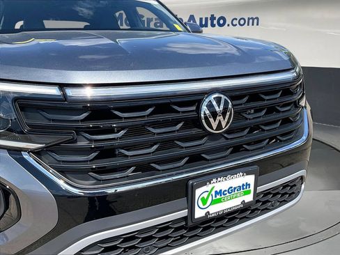 Used 2025 Volkswagen Atlas Cross Sport SE AWD/4WD image 35