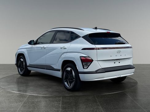 Used 2024 Hyundai Kona SEL FWD image 8