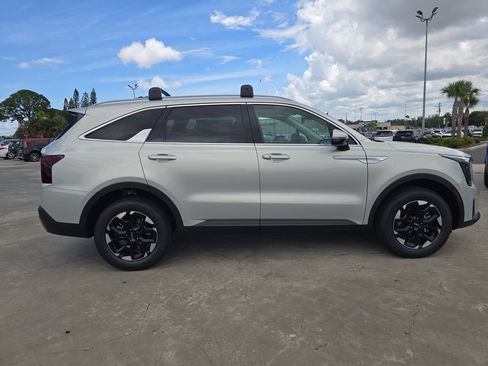 New 2026 Kia Sorento S AWD/4WD image 9