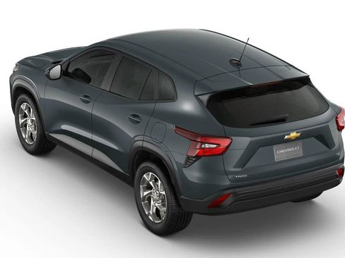 New 2026 Chevrolet Trax LS w/ LS Convenience Package FWD image 16