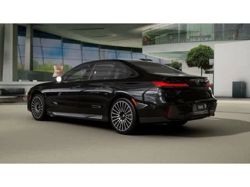 New 2026 BMW 740i image 2