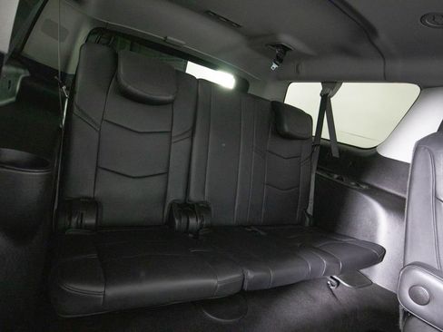 Used 2019 Cadillac Escalade ESV Luxury image 12