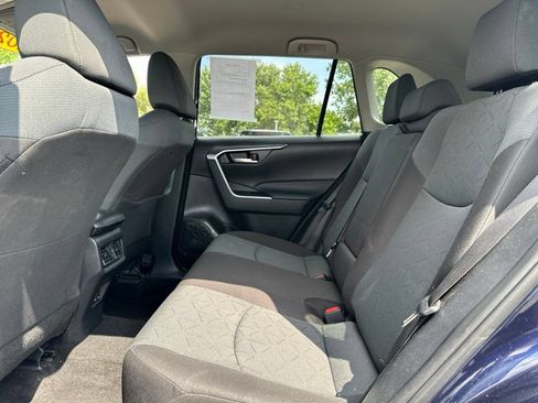 Used 2025 Toyota RAV4 XLE AWD/4WD image 33
