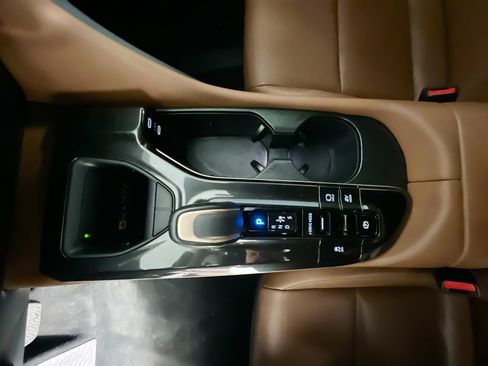 Used 2025 Toyota Crown Signia AWD/4WD image 26