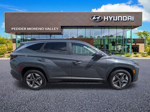 New 2026 Hyundai Tucson SEL FWD image 2