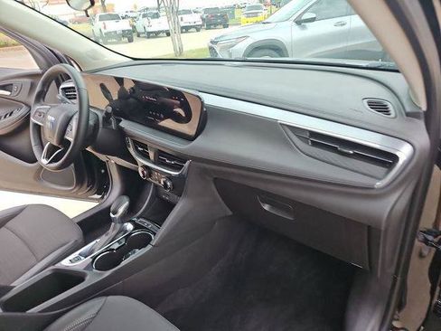 Used 2025 Buick Encore GX Preferred FWD image 25